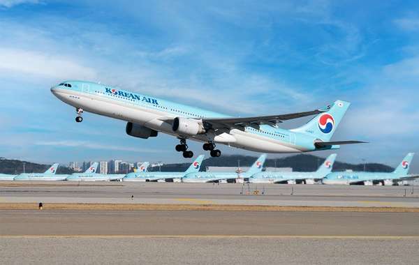 Hãng hàng không Korean Air đã hạ cánh chuyến bay đầu tiên đến Phú Quốc- Việt Nam vào tối chủ Nhật 26/11