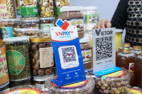 Đà Nẵng: Khai mạc phiên chợ thanh toán không tiền mặt và phát động ngày mua sắm trực tuyến