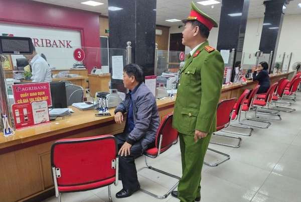 Hải Phòng: Cán bộ ngân hàng giúp khách thoát bẫy lừa 121 triệu đồng