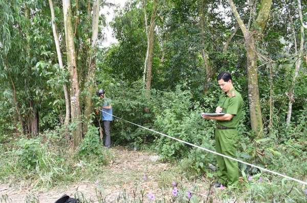 Vụ cướp tiệm vàng ở Trà Vinh: Phát hiện bọc vàng cất giấu trong bụi cây