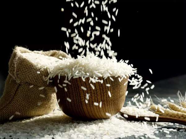 Nguồn cung gạo toàn cầu thắt chặt sẽ kéo dài sang năm 2024
