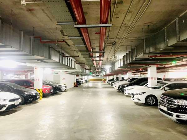 Hà Nội: Xu hướng tăng phí trông giữ xe ô tô tại các chung cư, trung tâm thương mại