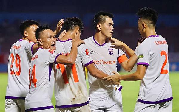 Bảng xếp hạng vòng 5 V-League 2023/2024 ngày 11/12: Bình Dương áp sát ngôi đầu, Sông Lam Nghệ An gây thất vọng