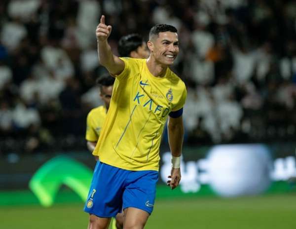 Al Nassr thắng đậm, Ronaldo chạm mốc 50 bàn thắng trong năm 2023