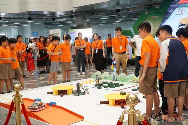 Đà Nẵng: Hơn 5.000 học sinh, giáo viên trải nghiệm AI và Robotics