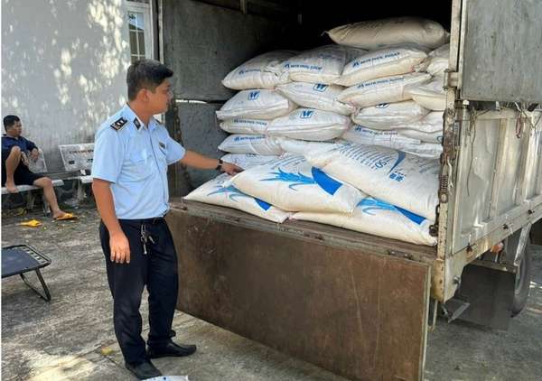 Tây Ninh: Phát hiện đối tượng vận chuyển 6.400 kg đường đi tiêu thụ
