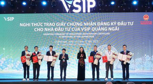 Chủ tịch nước Võ Văn Thưởng dự Lễ kỷ niệm 10 năm VSIP Quảng Ngãi