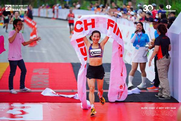 Các nữ runner Việt Nam vượt trội trong Giải Marathon Quốc tế TP. Hồ Chí Minh Techcombank mùa thứ 6
