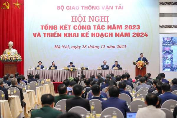 Thủ tướng yêu cầu gấp rút khởi công 3 dự án cao tốc trọng điểm trong năm 2024