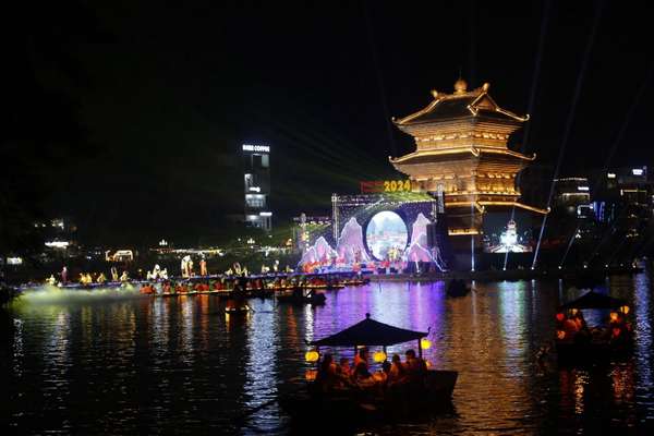 Ninh Bình đón trên 300 nghìn khách trong 3 ngày nghỉ Tết Dương lịch 2024, thu 420 tỷ đồng