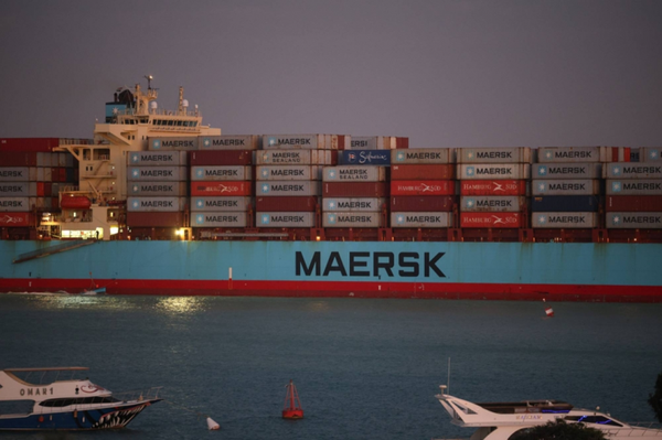 Vận tải biển toàn cầu dừng các chuyến hàng qua Biển Đỏ