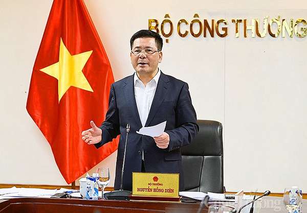 Bộ trưởng Bộ Công Thương Nguyễn Hồng Diên phát biểu chỉ đạo tại Hội nghị