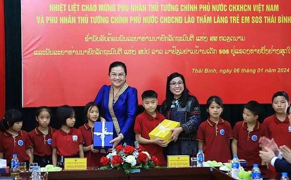 Phu nhân hai Thủ tướng Việt Nam và Lào thăm tỉnh Thái Bình