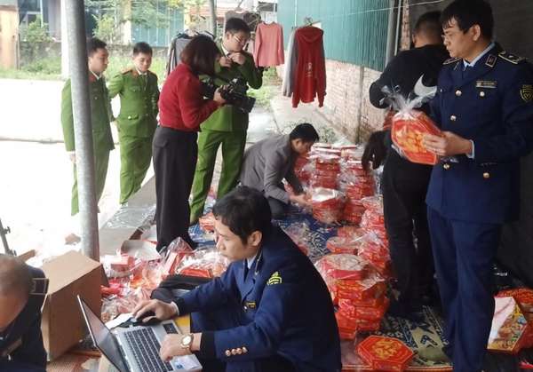 Vĩnh Phúc: Phát hiện cơ sở sản xuất mứt tết giả tại Thổ Tang