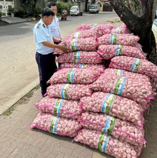 Kiên Giang: Phát hiện vụ kinh doanh 2,6 tấn nông sản không có nhãn phụ tiếng Việt