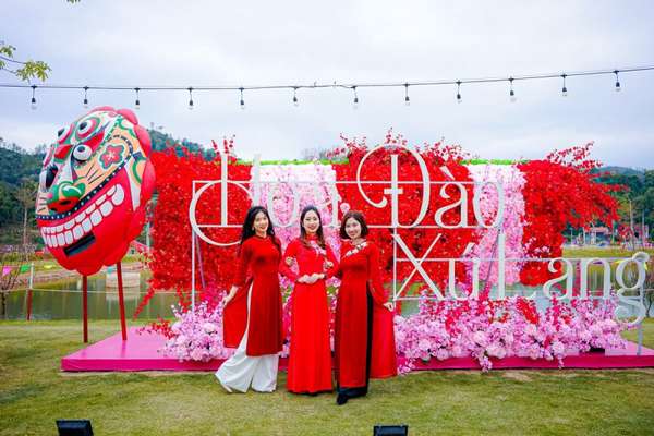 Nhiều hoạt động hấp dẫn tại Lễ hội hoa đào xứ Lạng năm 2024