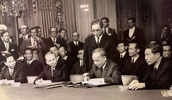 Lễ ký Hiệp định Paris ngày 27-1-1973. Ảnh tư liệu 