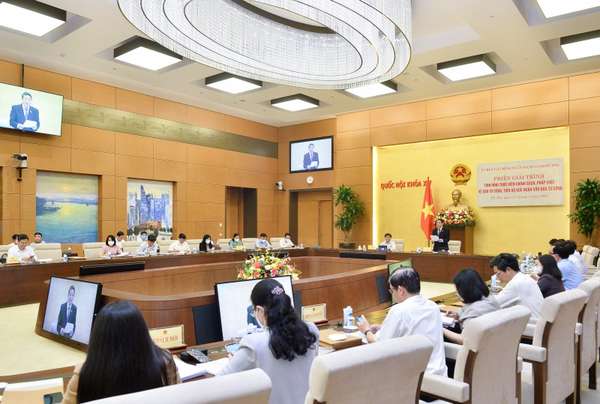 Phó Chủ tịch Quốc hội Nguyễn Đức Hải chủ trì phiên giải trình tình hình thực hiện chính sách pháp luật về đầu tư công, tiến độ giải ngân vốn đầu tư công