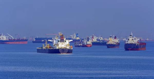 Hàng triệu thùng dầu Nga “sa lầy” trên biển; Mỹ tạm dừng cấp phép xuất khẩu LNG