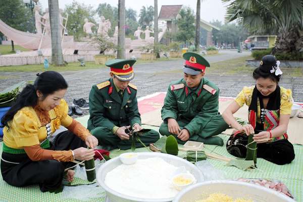 Ấm áp cùng chương trình “Bánh chưng xanh - Tết vì người nghèo” năm 2024