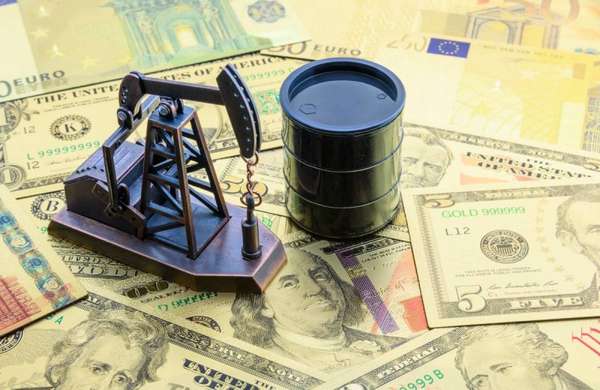 Giá dầu thế giới vẫn chưa hết biến động