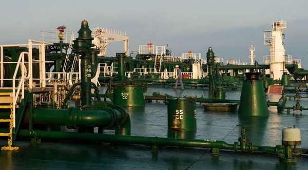 Thị trường dầu mỏ toàn cầu chuyển sang nguồn cung nội địa do mối nguy hiểm ở Biển Đỏ
