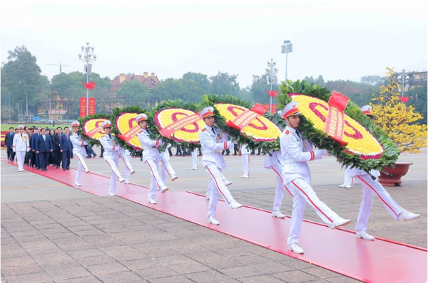 Nhân dịp Tết, Lãnh đạo Đảng, Nhà nước vào Lăng viếng Chủ tịch Hồ Chí Minh