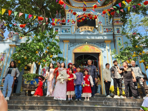 Đầu xuân đến thăm ngôi Đền linh thiêng tại Lạng Sơn