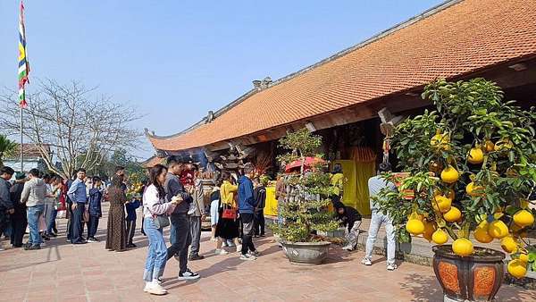 Thái Bình: Biển người đổ về lễ hội chùa Keo mùa xuân