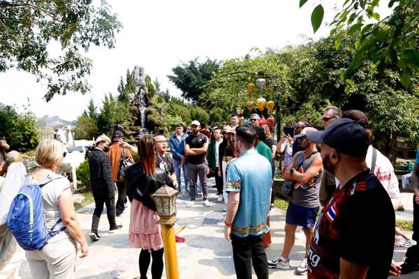 Ninh Bình đón 596.000 lượt khách trong 7 ngày nghỉ Tết