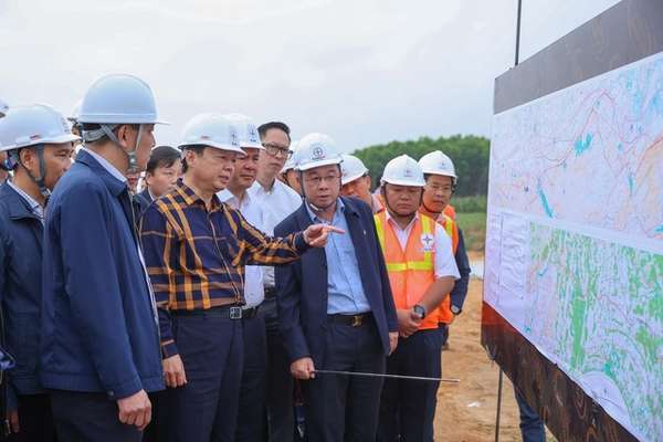 Tập trung mọi nguồn lực triển khai dự án cao tốc Diễn Châu-Bãi Vọt và đường dây 500 kV mạch 3