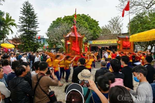 Thái Bình: Về lễ hội chùa Phượng Vũ xem kiệu 