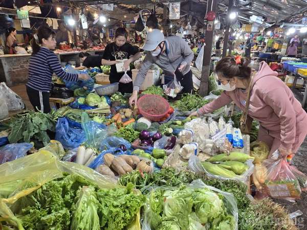 Hà Nội: Thực phẩm dồi dào, giá cả ổn định sau Tết Nguyên đán