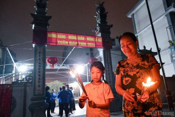 Hà Nội: Độc đáo lễ hội xin lửa lấy đỏ đầu năm mới ở làng An Định