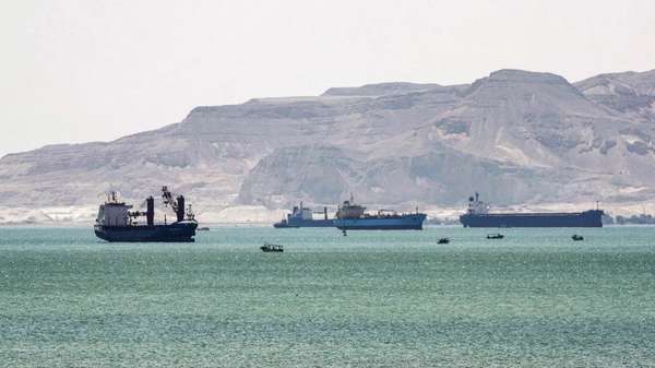 Houthi tuyên bố tấn công tàu Israel và Mỹ; các hãng vận tải lo lắng về tình hình Biển Đỏ