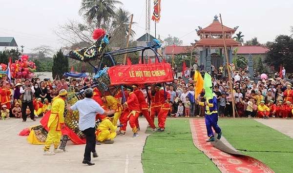 Thanh Hóa: Lễ hội Trò Chiềng thu hút hàng nghìn du khách