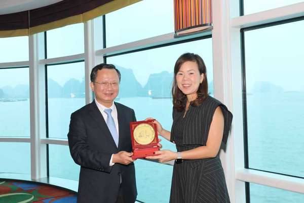Tập đoàn Royal Caribbean sẽ đồng hành cùng Quảng Ninh phát triển du lịch tàu biển