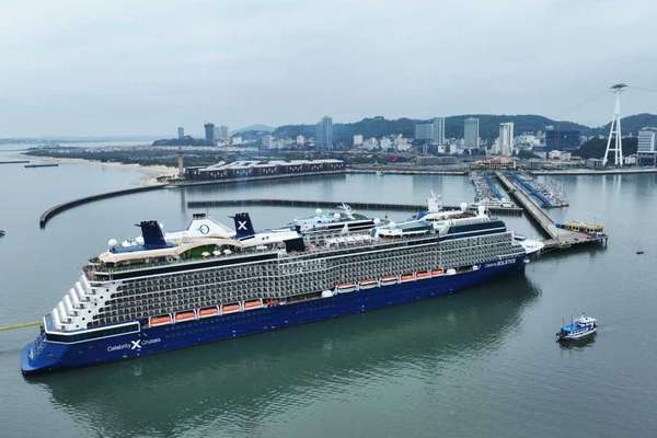 Tập đoàn Royal Caribbean sẽ đồng hành cùng Quảng Ninh phát triển du lịch tàu biển