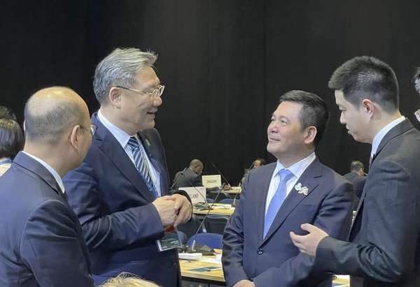 Chùm ảnh: Hoạt động của Bộ trưởng Nguyễn Hồng Diên bên lề Hội nghị Bộ trưởng WTO lần thứ 13 tại UAE