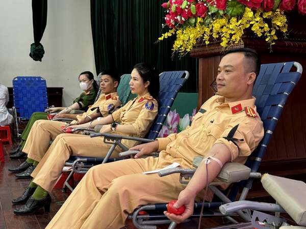 Tuổi trẻ Công an Đắk Lắk xung kích đi đầu trong việc hiến máu cứu người