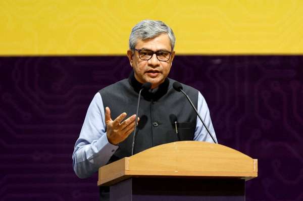 Bộ trưởng Điện tử và Công nghệ Thông tin Ấn Độ: Google không được phép xóa ứng dụng của Ấn Độ