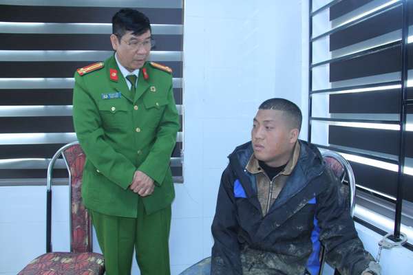 Lào Cai: Thăm hỏi, động viên cán bộ bị thương khi vây bắt đối tượng ma túy