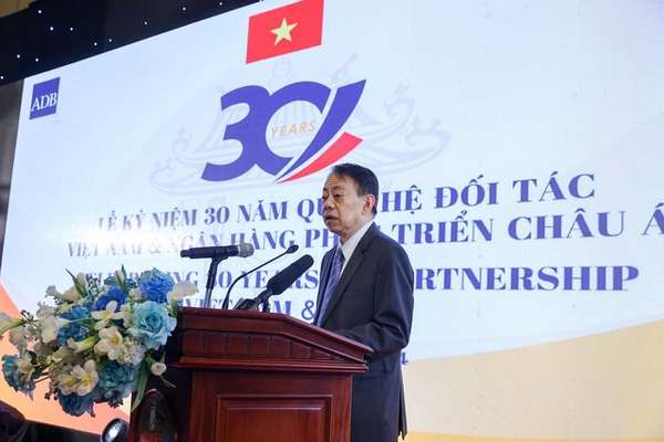 Thủ tướng Phạm Minh Chính đề nghị ADB đẩy mạnh hợp tác trong lĩnh vực chíp bán dẫn, kinh tế số