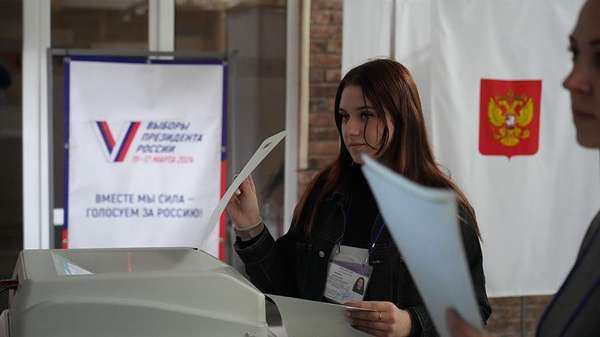 Bầu cử Tổng thống Nga 2024: Các điểm bỏ phiếu đầu tiên đã chính thức mở cửa