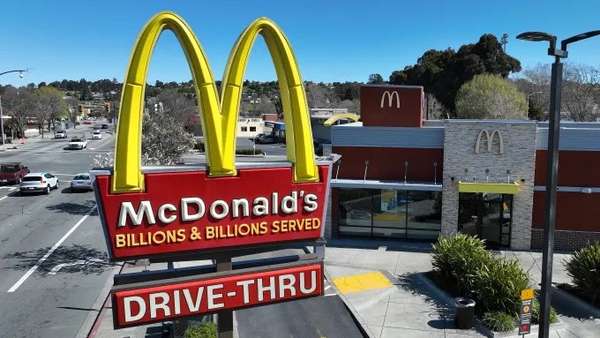 McDonald’s tăng giá, người tiêu dùng thu nhập thấp chọn nấu ăn ở nhà