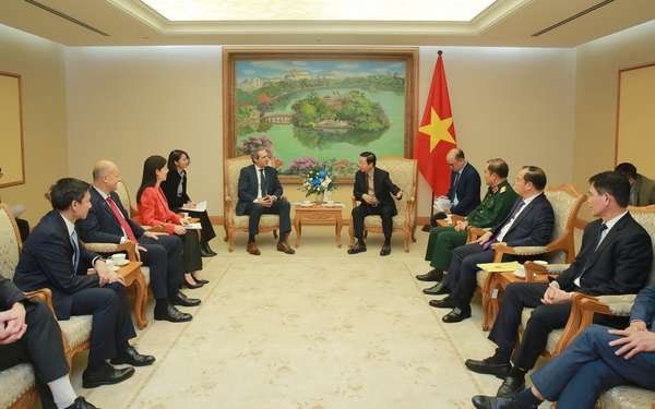 Phó Thủ tướng đánh giá cao kết quả hợp tác, kinh doanh giữa Tập đoàn Airbus với các đối tác của Việt Nam trong lĩnh vực hàng không, nhất là về công nghệ, kinh nghiệm quản lý, kỹ thuật, sản phẩm… - Ảnh: VGP/Minh Khôi