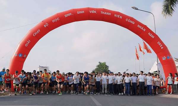 TP. Hồ Chí Minh: Hàng nghìn người chạy bộ hưởng ứng chiến dịch Giờ trái đất năm 2024