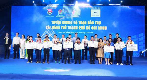 TP. Hồ Chí Minh: Tuyên dương và trao bảo trợ cho 10 tài năng trẻ