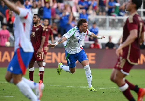 Lịch thi đấu bóng đá hôm nay 24/3: Italia thử lửa trước Ecuador
