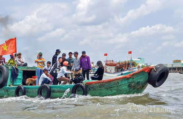 Cà Mau: Tưng bừng Lễ hội Nghinh Ông Sông Đốc
